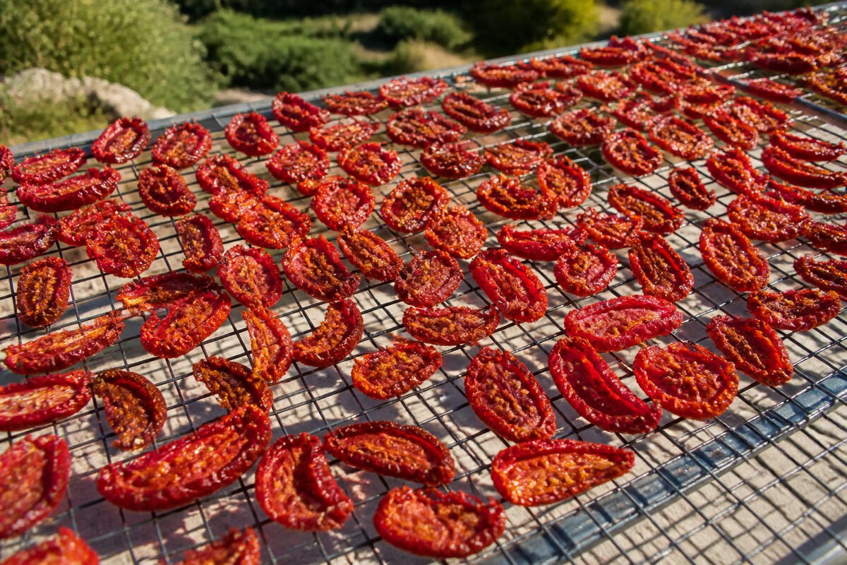 Transformer les surplus en coulis et tomates séchées maison 🥫